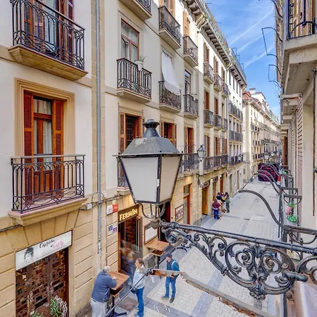 Historic Building, Centrally Located, Close To Eve * Σαν Σεμπαστιάν